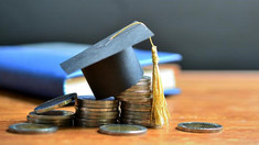 Burse în valoare de 1.200 de lei pentru elevii și studenții de etnie romă 