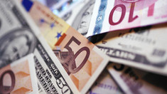 Cât valorează un euro și un dolar. Cursul valutar stabilit de BNM pentru astăzi, 24 octombrie