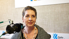 Dor de izvor | Virginia Moraru: „Mă frământă dorul de a cânta publicului, de a fi în scenă, de a fi invitată să cânt în spectacole” (Audio) 