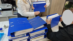 VIDEO | Evaziune de 6 milioane de lei și acte falsificate. Anchetă la o firmă care ajuta cetățeni din Federația Rusă să obțină cetățenia Republicii Moldova și a României