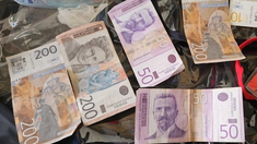 Funcționarul public implicat în instruirile din Serbia pentru pregătirea dezordinilor în masă a fost arestat pentru 30 de zile