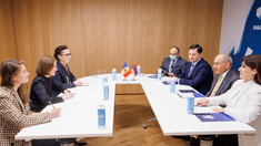 Maia Sandu a avut o întrevedere cu Prim-ministrul Armeniei, Nikol Pașinian: au discutat despre promovarea păcii și stabilității în Europa (FOTO)