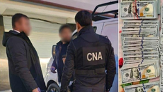 Directorul Liceului Teoretic „Gheorghe Asachi” din Chișinău și reprezentantul unui agent economic au fost reținuți de CNA pentru fapte de corupție