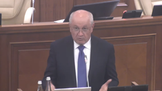 Alexandru Munteanu a prezentat deputaților echipa de miniștri și programul de guvernare care „să pregătească Republica Moldova pentru aderarea la UE în următorii ani”