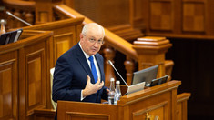 „E o mare onoare să pot servi țara”. Primul mesaj al lui Alexandru Munteanu după ce a primit votul de încredere al Parlamentului