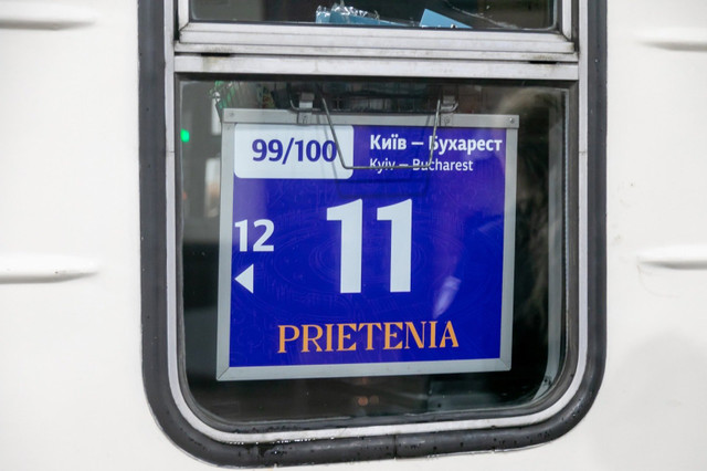 FOTO | Trenul direct Kiev-București circulă de astăzi prin Republica Moldova