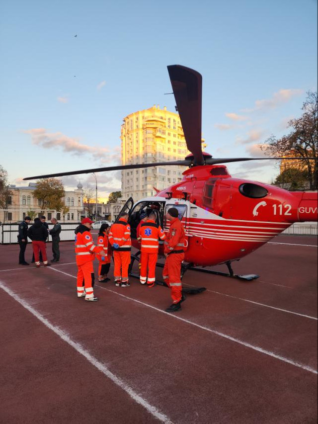 FOTO | Intervenție SMURD. O victimă a unui accident rutier a fost transportată cu elicopterul de la Iași la Chișinău
