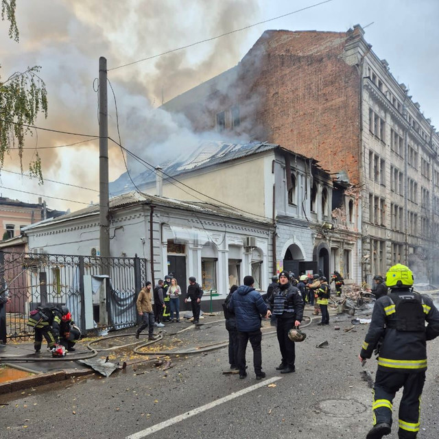 FOTO | Rusia a atacat cu drone o grădiniță din Harkov. Toți copiii au fost evacuați în adăposturi