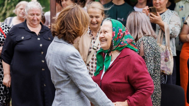 „Respectul și grija pentru seniori ne fac o societate mai puternică și mai unită”. Mesajul Maiei Sandu transmis de Ziua Internațională a Persoanelor Vârstnice