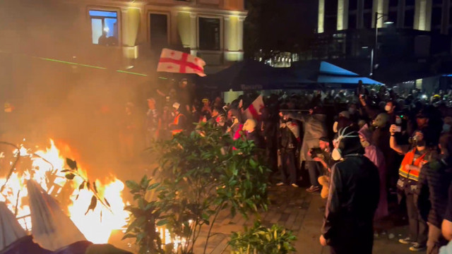Manifestații violente în Georgia, după ce partidul pro-rus de guvernământ revendică victoria în alegerile locale. Un grup de protestatari a vrut să intre în palatul prezidențial