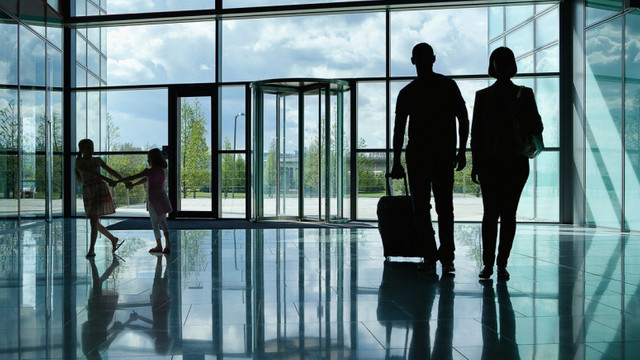 Aeroportul din Vilnius a fost închis timp de mai multe ore după o alertă cu „baloane” suspecte