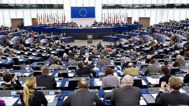 Parlamentul European a adoptat o lege care facilitează eliminarea dreptului de călătorie în UE fără vize pentru anumite țări. Vizată este și Republica Moldova Parlamentul European a adoptat o lege care facilitează eliminarea dreptului de călătorie în UE fără vize pentru anumite țări. Vizată este și Republica Moldova