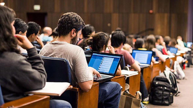 Bursele de merit pentru studenți vor fi acordate în funcție de media anuală