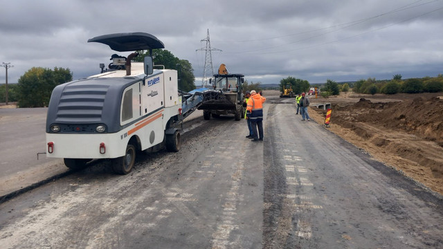 Peste 70 de sectoare de drum reabilitate și opt obiective majore finalizate. Bilanțul infrastructurii rutiere în luna august 2025 Peste 70 de sectoare de drum reabilitate și opt obiective majore finalizate. Bilanțul infrastructurii rutiere în luna august 2025