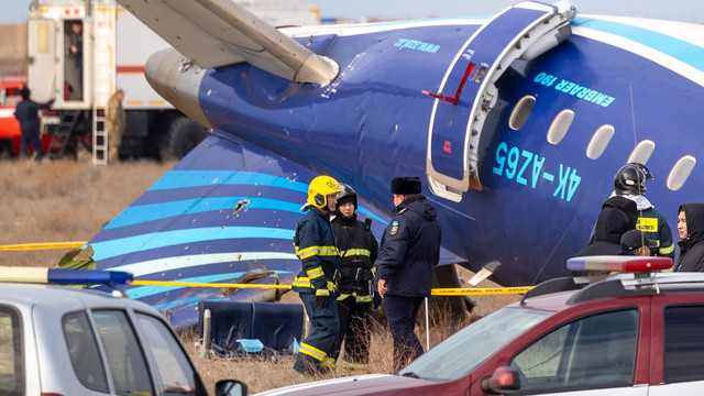 Vladimir Putin a recunoscut că apărarea aeriană rusă este responsabilă de doborârea avionului azer în care au murit 38 de oameni
Vladimir Putin a recunoscut că apărarea aeriană rusă este responsabilă de doborârea avionului azer în care au murit 38 de oameni