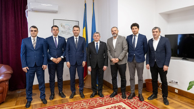 FOTO | Igor Grosu, întrevedere la București cu deputați români: „Sunt sigur că în următorii ani ne vom alătura României în familia europeană” FOTO | Igor Grosu, întrevedere la București cu deputați români: „Sunt sigur că în următorii ani ne vom alătura României în familia europeană”