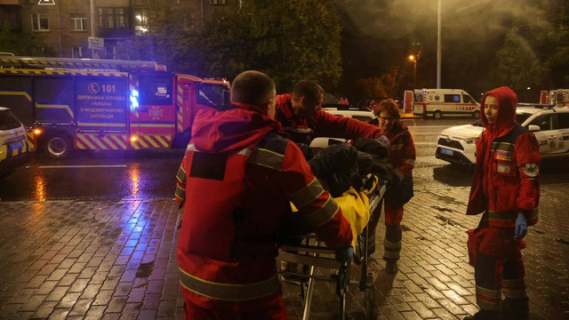 Atac masiv al Rusiei asupra Ucrainei: nouă răniți la Kiev și un copil ucis la Zaporojie
Atac masiv al Rusiei asupra Ucrainei: nouă răniți la Kiev și un copil ucis la Zaporojie
