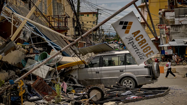 Un cutremur cu magnitudinea 7,4 a lovit sudul Filipinelor. Alerta de tsunami, ridicată la câteva ore după seism