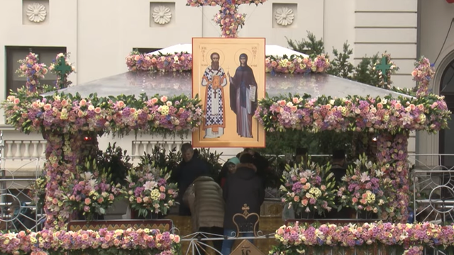 Pelerinajul religios de la Iași. O slujbă a fost oficiată de Mitropolitul Moldovei și Bucovinei, ÎPS Teofan, Episcopul Basarabiei de Sud, PS Veniamin și Episcopul de Bălți, PS Antonie