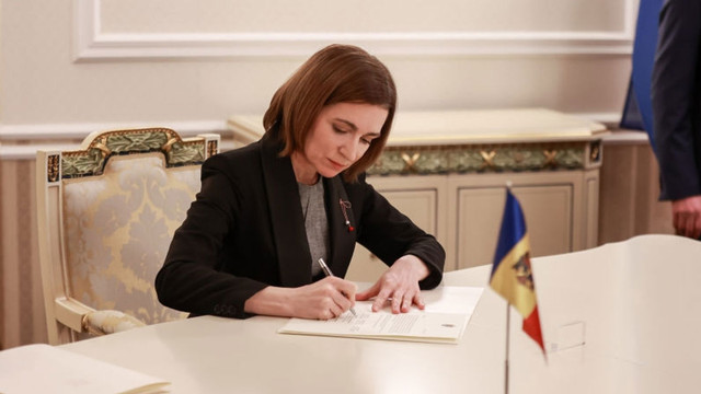 Mai multe personalități din diferite domenii au primit distincții de stat. Maia Sandu a semnat decretul de conferire Mai multe personalități din diferite domenii au primit distincții de stat. Maia Sandu a semnat decretul de conferire