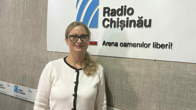OAMENI ȘI IDEI | Mariana Sîrbu: „Apicultura pentru noi înseamnă mai mult decât miere. E o legătură cu natura, cu tradițiile și e liniște sufletească” (Video) OAMENI ȘI IDEI | Mariana Sîrbu: „Apicultura pentru noi înseamnă mai mult decât miere. E o legătură cu natura, cu tradițiile și e liniște sufletească” (Video)