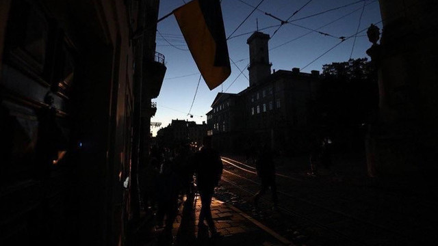 Noi întreruperi de curent în Ucraina după atacuri rusești asupra infrastructurii electrice Noi întreruperi de curent în Ucraina după atacuri rusești asupra infrastructurii electrice