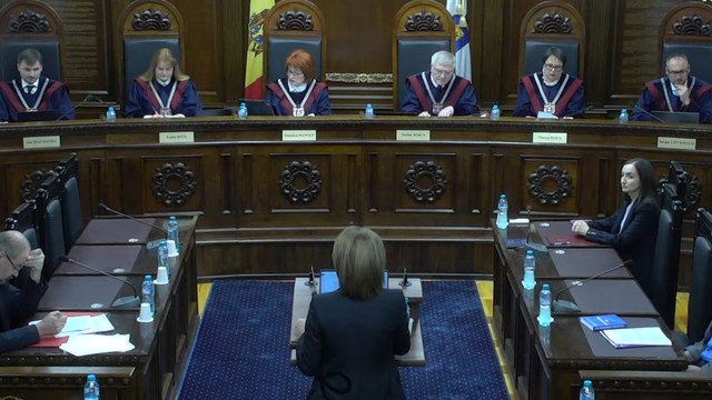 Curtea Constituțională s-a întrunit pentru validarea alegerilor și a mandatelor de deputați. Președinta CEC a prezentat raportul privind organizarea scrutinului Curtea Constituțională s-a întrunit pentru validarea alegerilor și a mandatelor de deputați. Președinta CEC a prezentat raportul privind organizarea scrutinului