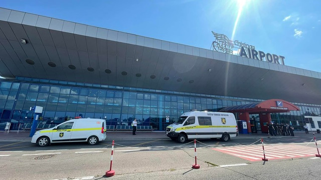 Un bagaj în care se presupune că s-ar afla o substanță explozivă, depistat la Aeroportul din Chișinău. Procedura de înregistrare a pasagerilor este temporar suspendată Un bagaj în care se presupune că s-ar afla o substanță explozivă, depistat la Aeroportul din Chișinău. Procedura de înregistrare a pasagerilor este temporar suspendată