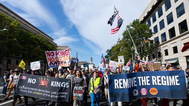 „No Kings”: Aproape 7 milioane de persoane din toată America au protestat împotriva lui Donald Trump „No Kings”: Aproape 7 milioane de persoane din toată America au protestat împotriva lui Donald Trump