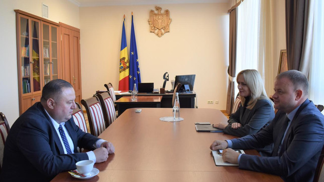 Vicepremierul Roman Roșca a discutat cu directorul general al DRRM despre reglementarea transnistreană și sprijinul pentru procesul educațional din regiune Vicepremierul Roman Roșca a discutat cu directorul general al DRRM despre reglementarea transnistreană și sprijinul pentru procesul educațional din regiune