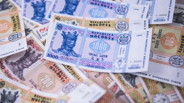 Cetățenii R. Moldova preferă să țină economiile în lei. Depozitele atrase în moneda națională au ajuns la 3,4 miliarde de lei în septembrie
Cetățenii R. Moldova preferă să țină economiile în lei. Depozitele atrase în moneda națională au ajuns la 3,4 miliarde de lei în septembrie