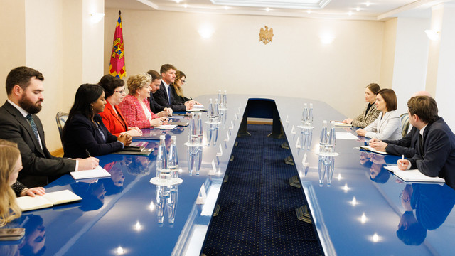Maia Sandu, întrevedere cu membri ai Parlamentului britanic. Consolidarea instituțiilor statului în fața tentativelor de dezinformare și de ingerințe externe, în discuții (FOTO) Maia Sandu, întrevedere cu membri ai Parlamentului britanic. Consolidarea instituțiilor statului în fața tentativelor de dezinformare și de ingerințe externe, în discuții (FOTO)