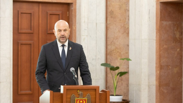Vladimir Bolea: CFM plătește salariile lunar, dar mai rămân restanțe pentru patru luni 
 Vladimir Bolea: CFM plătește salariile lunar, dar mai rămân restanțe pentru patru luni