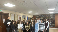 Zeci de tineri și elevi au vizitat săptămâna trecută clădirea Legislativului