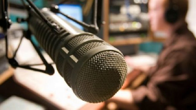 „Alo, alo, aici Radio București, România!”. Astăzi, 1 noiembrie, în R. Moldova este marcată Ziua Națională a Radioului