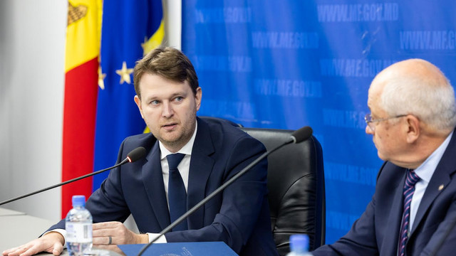 Andrian Gavriliță, prima întâlnire cu echipa ministerului Finanțelor. Modernizarea sistemului financiar, printre prioritățile noului ministru (FOTO)