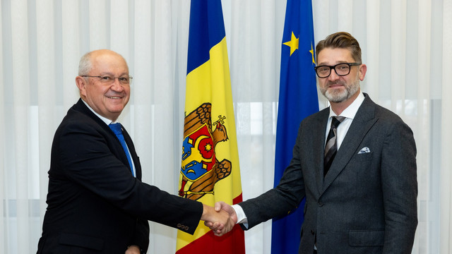 „Vom continua să avem o cooperare deosebită”. Premierul Alexandru Munteanu s-a întâlnit cu ambasadorul României în Republica Moldova