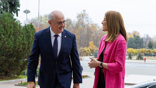 Alexandru Munteanu a avut o întrevedere cu președinta PE, Roberta Metsola. „Vom depune tot efortul pentru ca, până în 2028, R. Moldova să fie pregătită pentru aderarea la UE” (FOTO)