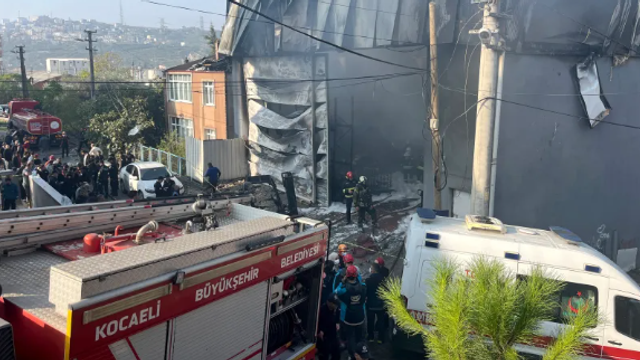 VIDEO | Incendiu la un depozit de parfumuri din Turcia, cel puțin 6 oameni au murit
