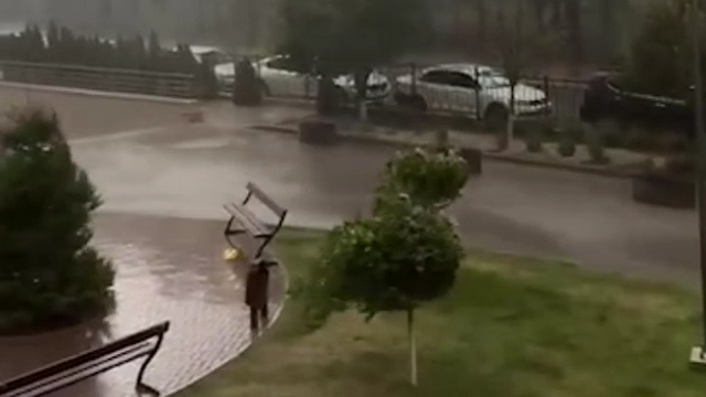 Primăria Chișinău atenționează cetățenii să fie prudenți în contextul precipitațiilor abundente
