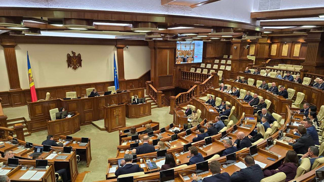 Rectificările bugetului de stat pentru anul 2025 au fost votate în prima lectură. Bani mai mulți pentru educație și acordarea compensațiilor pentru energie