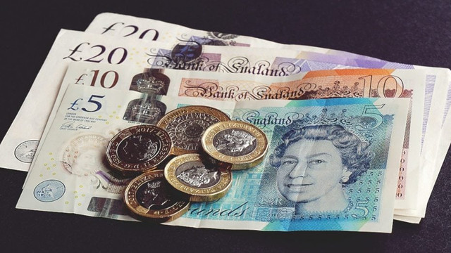 Londra va elimina accesul automat la ajutoarele sociale pentru solicitanții de azil