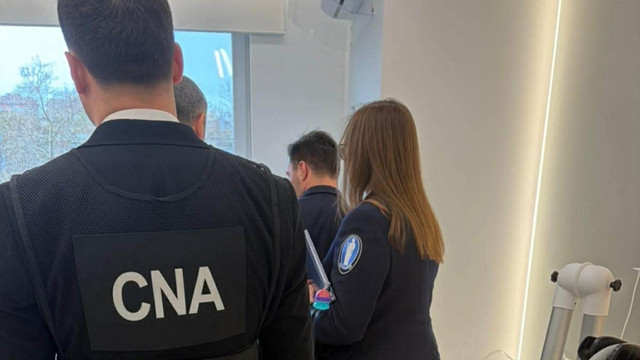 O altă angajată a unui salon din Chișinău, depistată cu diplomă falsă. CNA a descins cu noi percheziții 