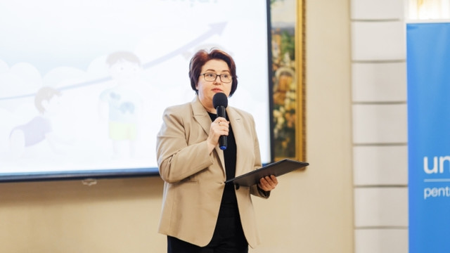 Intervenția timpurie în copilărie, consolidată prin instruiri pentru specialiști din educație, sănătate și asistență socială
