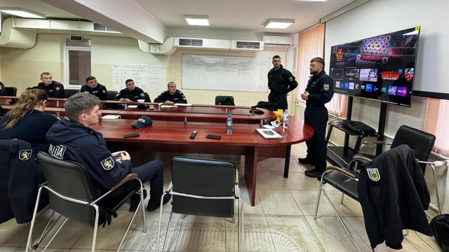 Polițiștii din Republica Moldova beneficiază de instruire specializată privind gestionarea comportamentului persoanelor agresive în punctele de control
