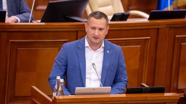 Andrian Cheptonar: Șeful Serviciului Vamal nu poate fi demis. Abia a preluat funcția