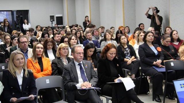 Experți: Prevenirea femicidului începe cu schimbarea normelor sociale în raport cu femeile