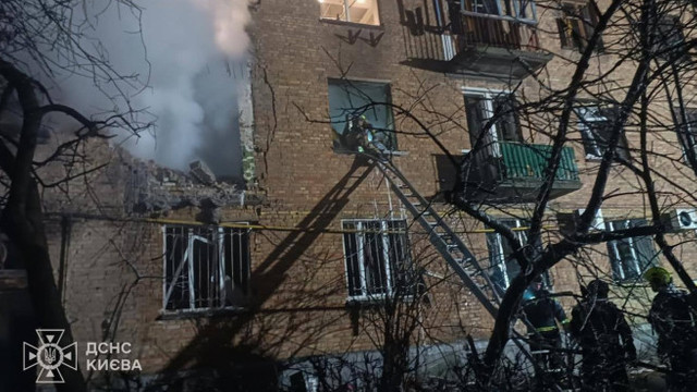 Explozii în Kiev, cinci blocuri turn din zone rezidențiale au fost lovite de ruși. Cel puțin trei morți și mai mulți răniți
