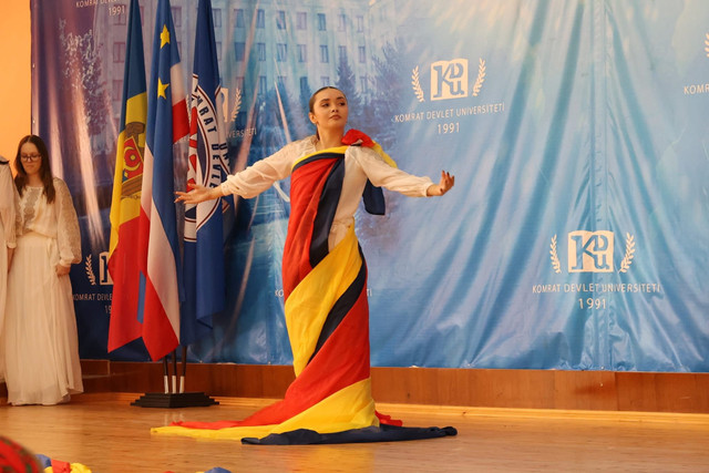 Ziua Națională a României, celebrată la Comrat prin educație și cultură (FOTO)