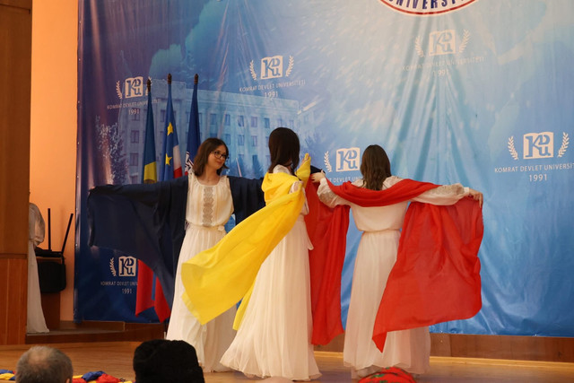 Ziua Națională a României, celebrată la Comrat prin educație și cultură (FOTO)